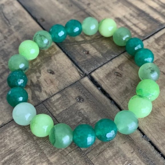 8mm Mixed Green Jade Stretch Bead Bracelet - Picture 4 of 4
